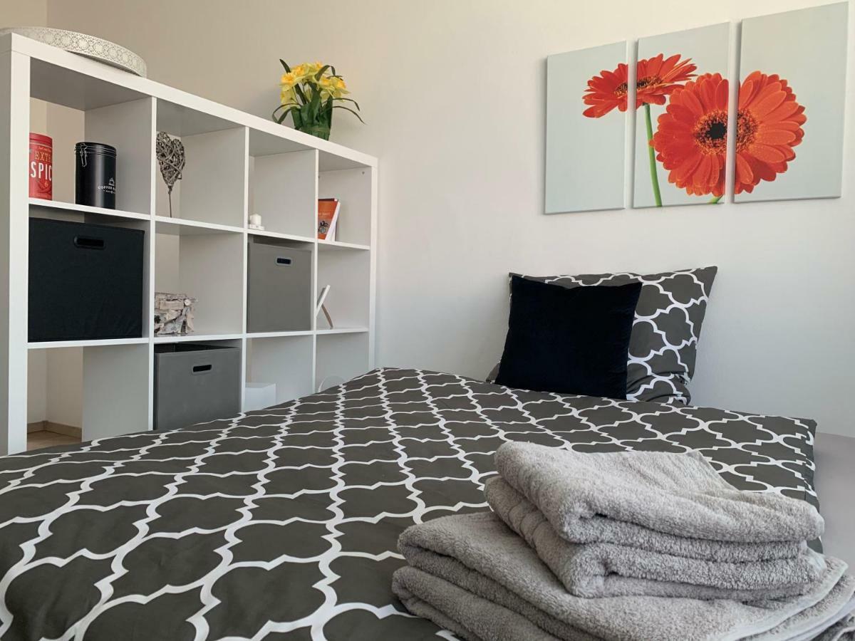 Moderner Bungalow, 20 Minuten bis Hannover City, 24h Check-In Garbsen Exterior foto